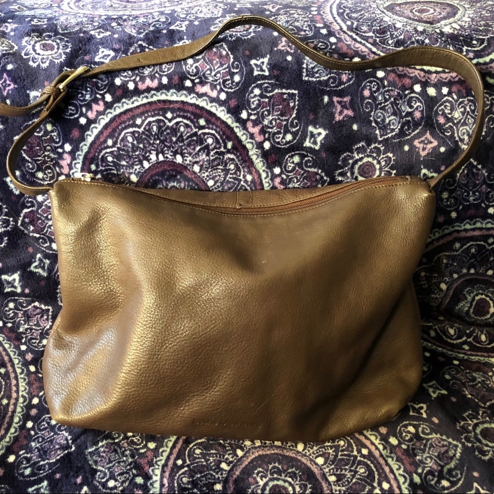 Leather Stone Mountain shoulder bag.